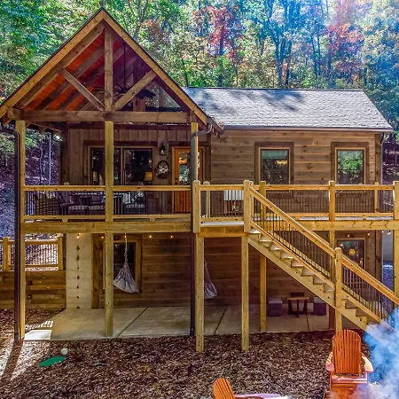 Brand New Build Luxury Mountain Chalet With Hot Tub, Pool, Game Room, Premium Features